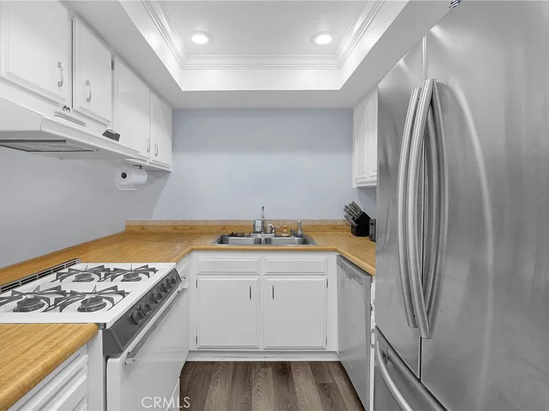 19185 Shoreline Ln — Photo 7