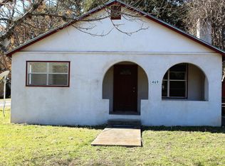 525 J H Davis Pl, Leakey, TX 78873