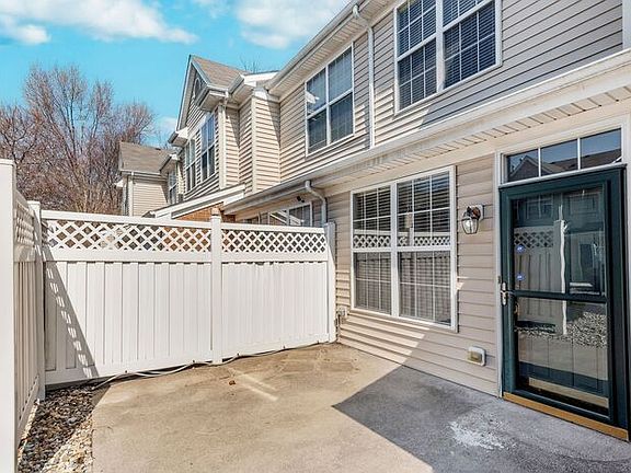 3rd image of 2360 Colfax Ln
