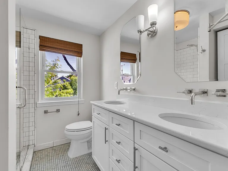 2711 Dorchester Rd — Photo 26