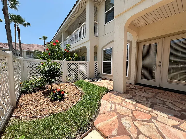 14813 Leeward Dr #404 — Photo 35