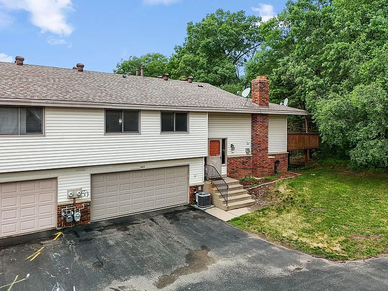 1645 Hickory Ln #1 — Photo 1