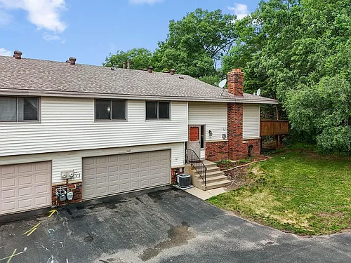 1645 Hickory Ln #1 Photo 1 1645 Hickory Ln #1 Photo 1