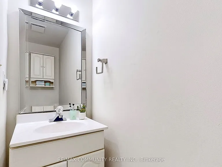 55 Collinsgrove Rd #212 — Photo 9