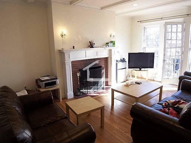 1st image of 81 Gibbs St #001