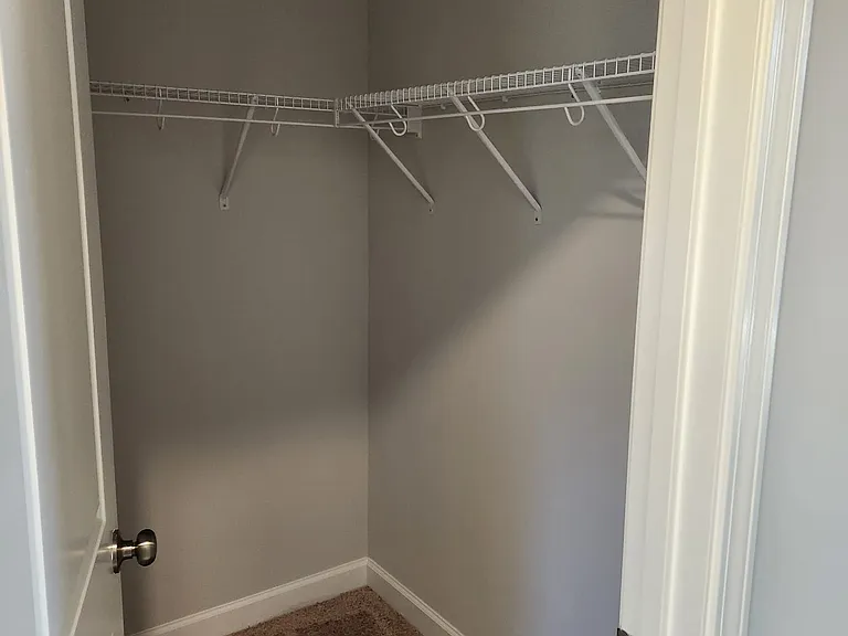 290 Gregory Village Dr — Photo 15