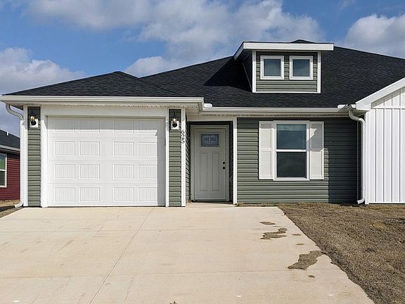 2nd image of 625 Short Leaf Ln