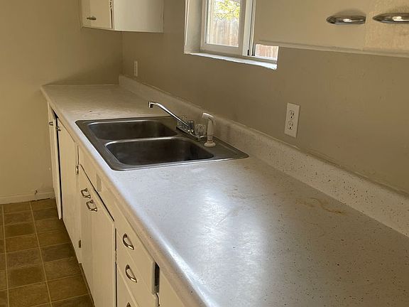 5th image of 207 & 223 Hemlock St N #223-06