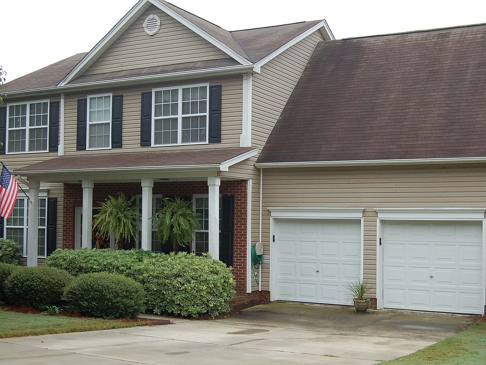 Beautiful traditional 4 bedroom home in Lexington