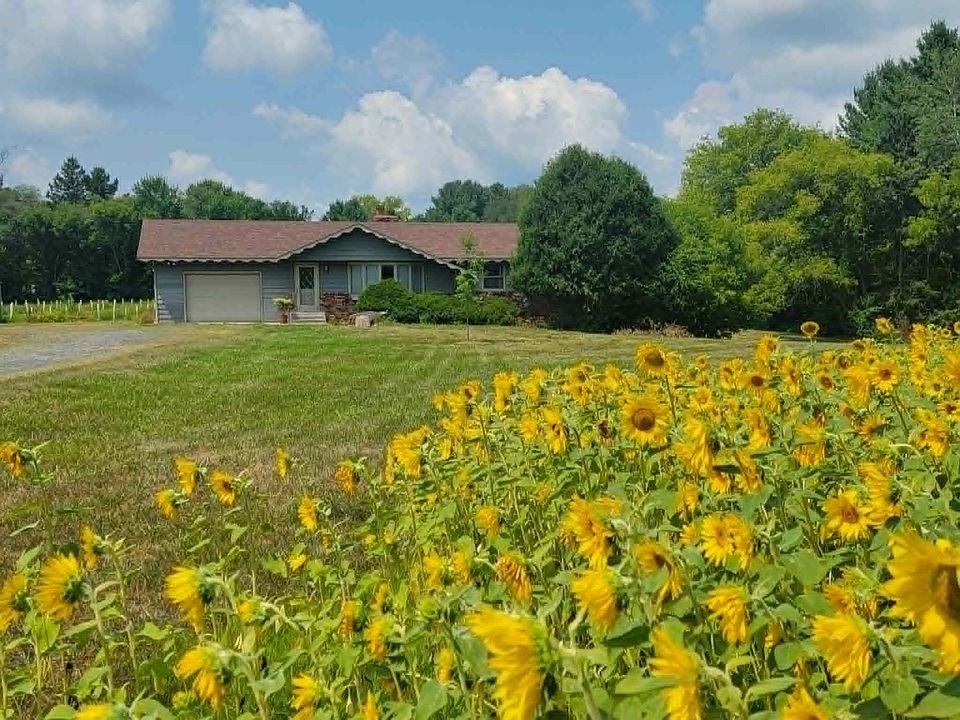 Big front yard, side yard and back yard