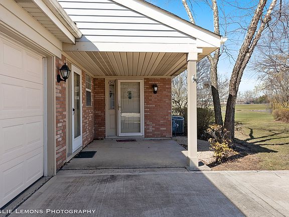 2nd image of 1513 Club Dr #1513A