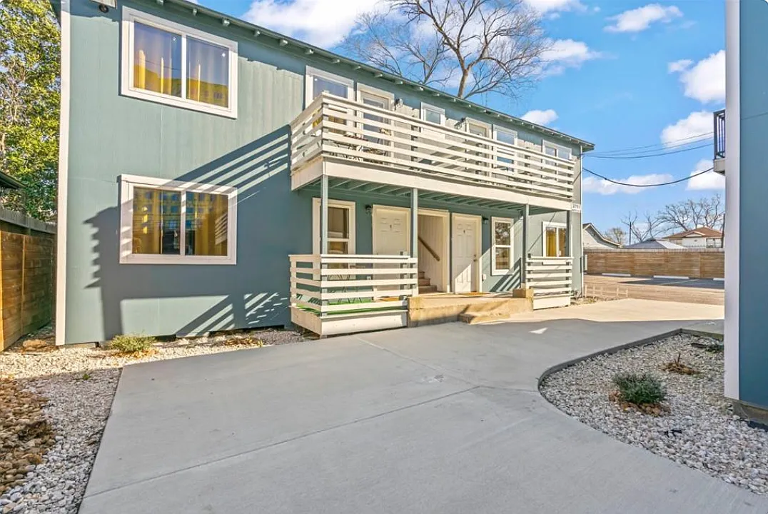 3709 Anita St — Photo 1
