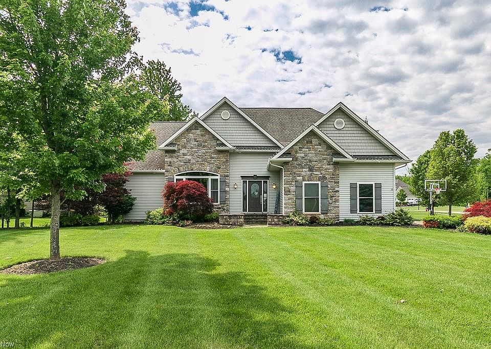 1st image of 175 Huntington Woods Dr