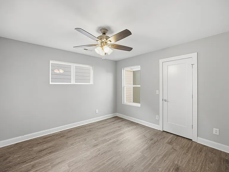 2303 E 19th St — Photo 13