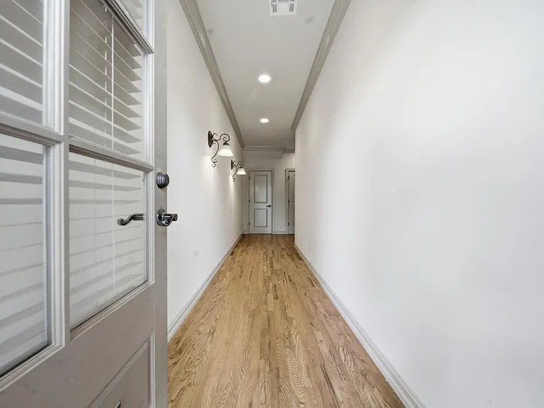 1333 E 41st Pl — Photo 3