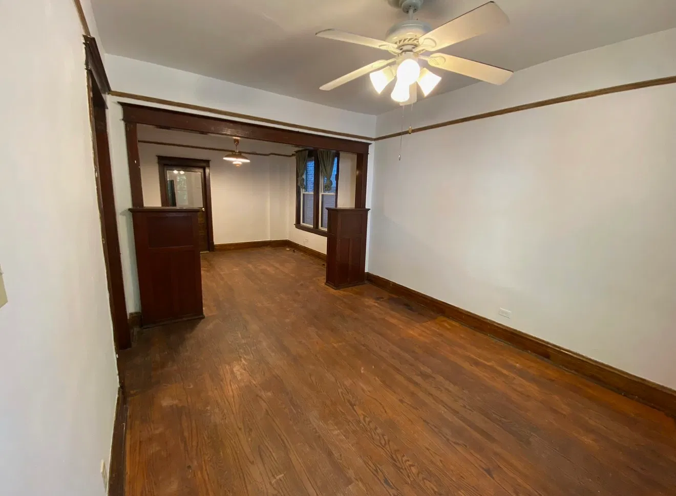 3 bed, 1000 sqft, $1,600 — Photo 2