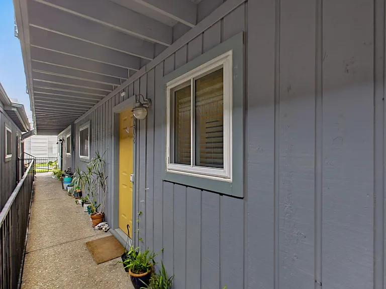 3815 Guadalupe St #208 — Photo 24