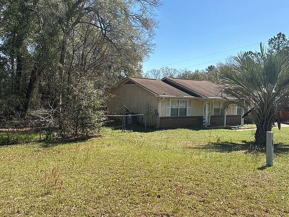 3rd image of 295 Crystal Dr