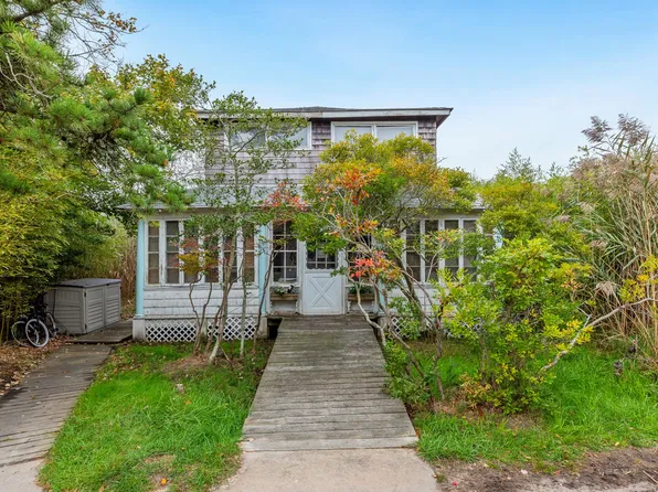 510 Bayberry Walk, Ocean Beach, NY 11770