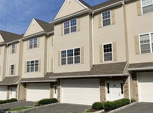 12 Clapboard Ridge Rd UNIT 17, Danbury, CT 06811