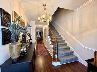17 Willow Gln, Sandy Springs, GA 30342