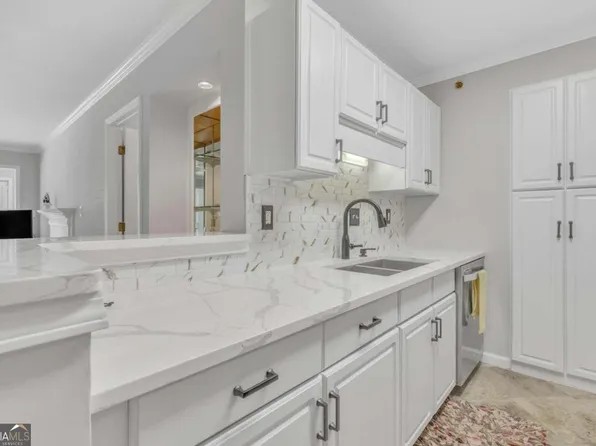3201 Lenox Rd NE APT 10, Atlanta, GA 30324