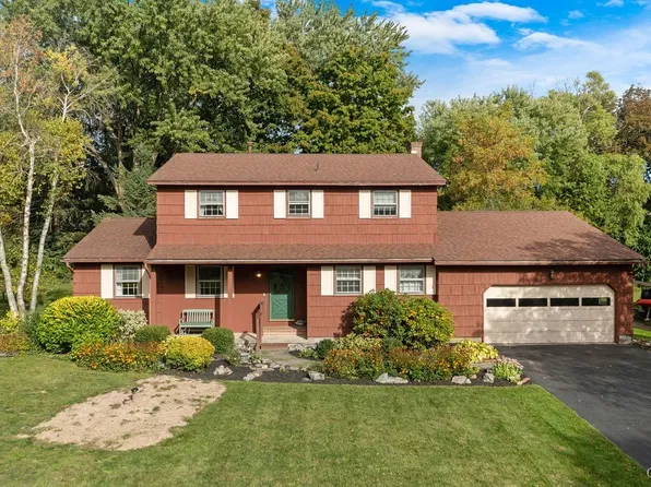 4854 Pembroke Dr, Manlius, NY 13104