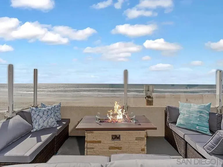 3911 Ocean Front Walk — Photo 11