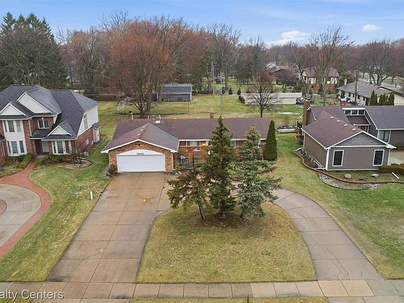 2nd image of 37625 Ryan Rd