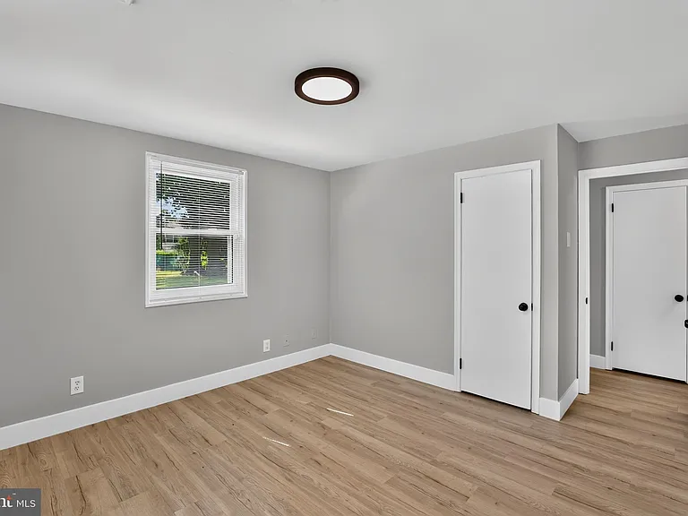 1539 Reservoir Ave — Photo 14