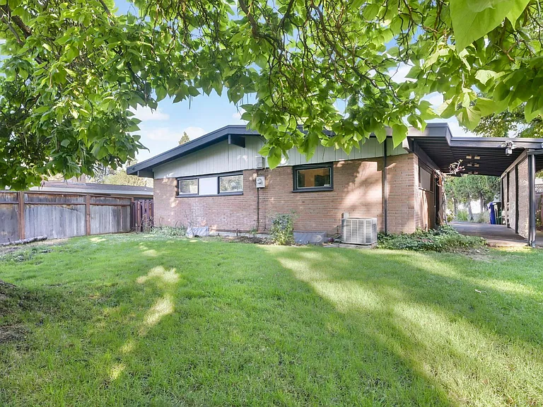 6517 N Stevens St — Photo 21