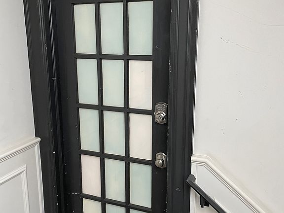 3rd image of 1221 Union St APT 6