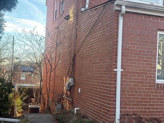 3rd image of 245 Nicholson St NE