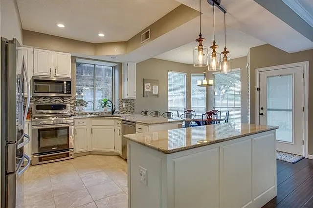 2309 Claremont Ct — Photo 13