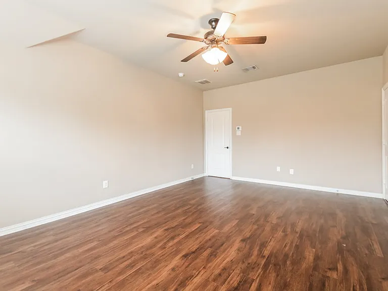 121 Pleasant Hill Ln — Photo 11
