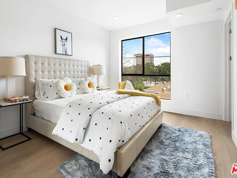 3659 1/2 Regal Pl — Photo 23