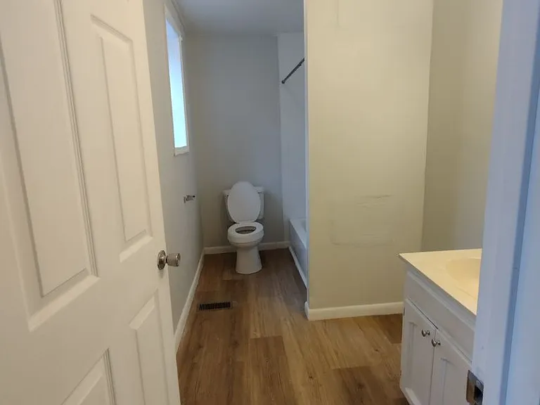 659 S Washington St — Photo 5