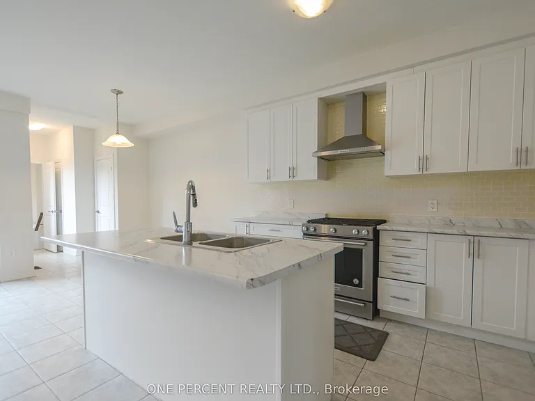 19838 Leslie St — Photo 15