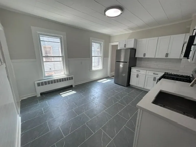 23 Howe St — Photo 4