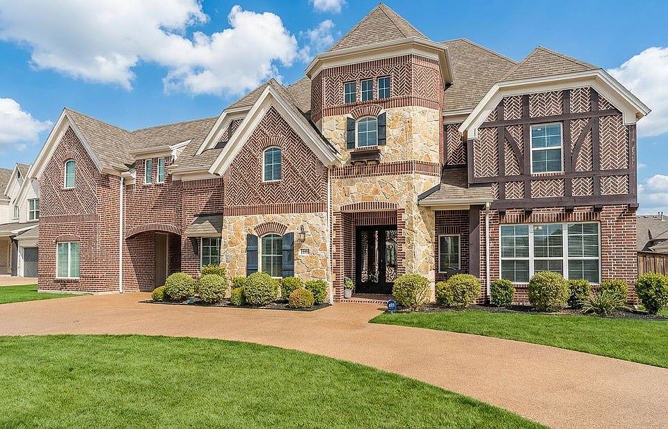 1st image of 1504 S Mitchell Rd