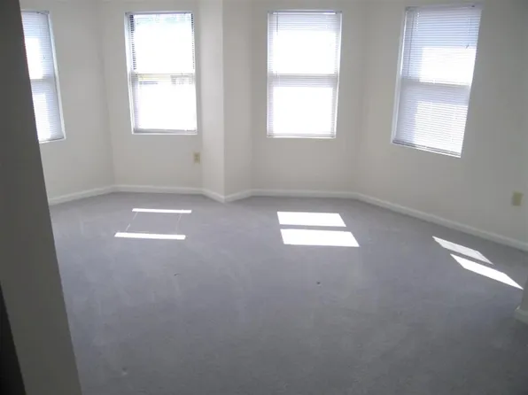 161 Beacon St, Somerville, MA 02143
