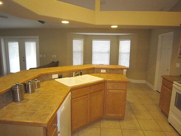 4th image of 106 Bayside Dr