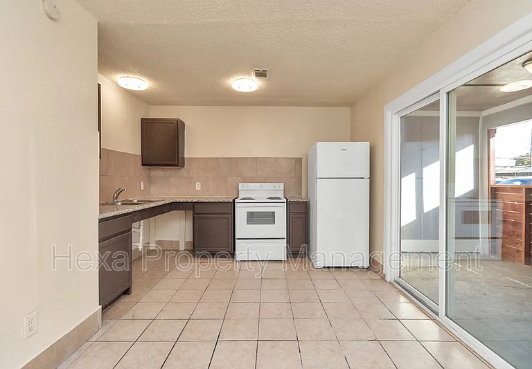 6605 Brittmoore Rd — Photo 3