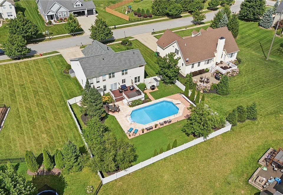 2nd image of 2028 Brighton Ln