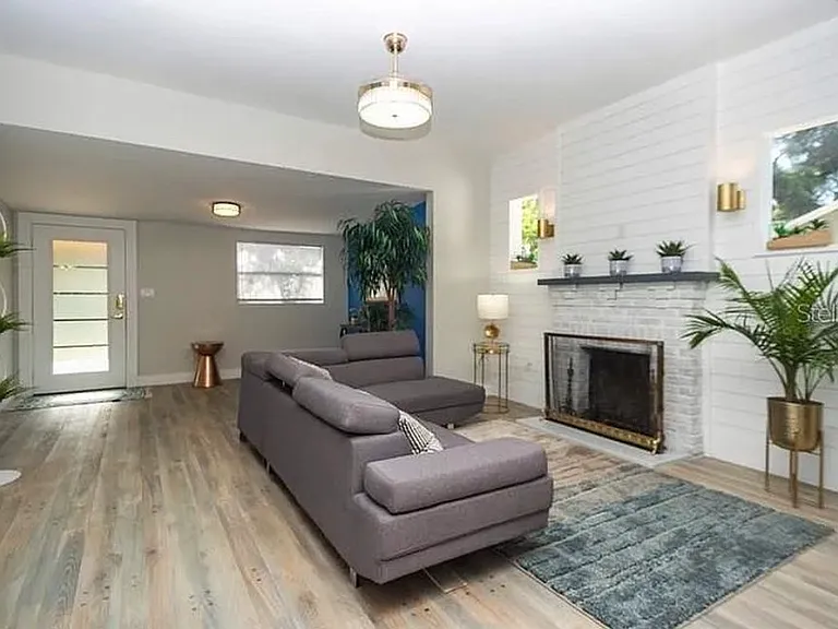 1324 Cloverlawn Ave — Photo 3