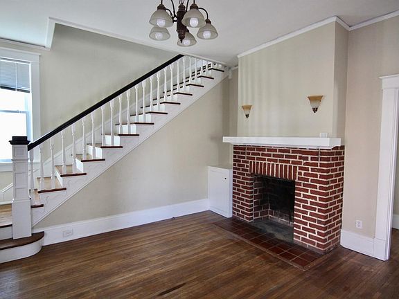 5th image of 405 Yeardley Ave
