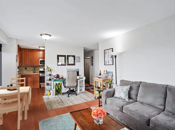 135 Montgomery Street image 2 of 9