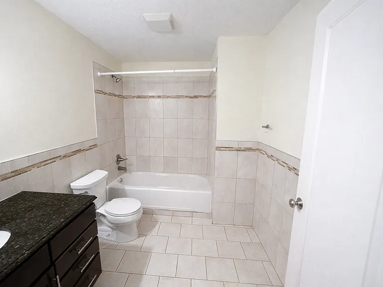 Eagle Crossing Apartments — Photo 14