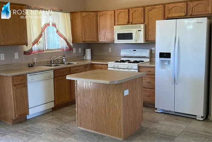 8049 E Jacque Dr — Photo 3