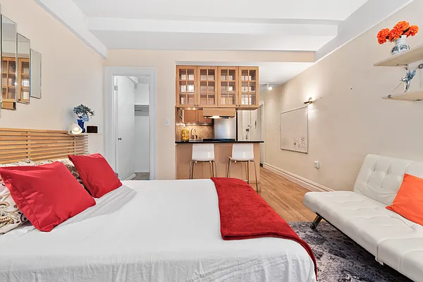 Sold by Douglas Elliman | media 13